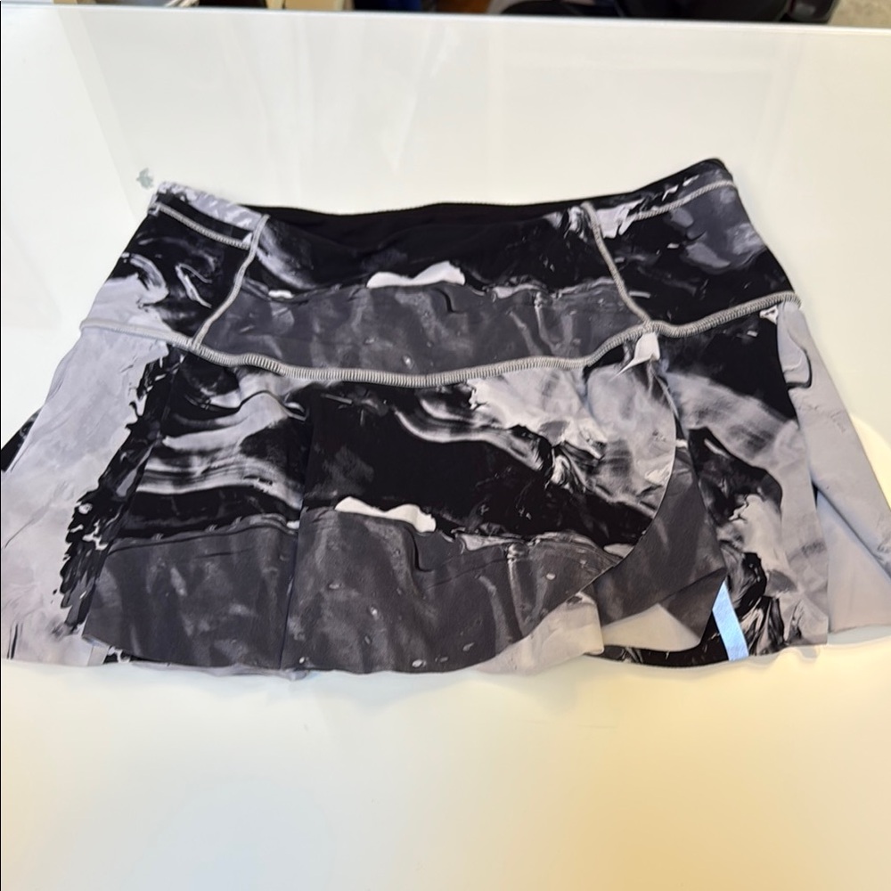 Lululemon Black and Gray Athletic Skirt
